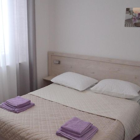 Apartments And Rooms By The Sea Jakisnica, Pag - 4160 伦 外观 照片
