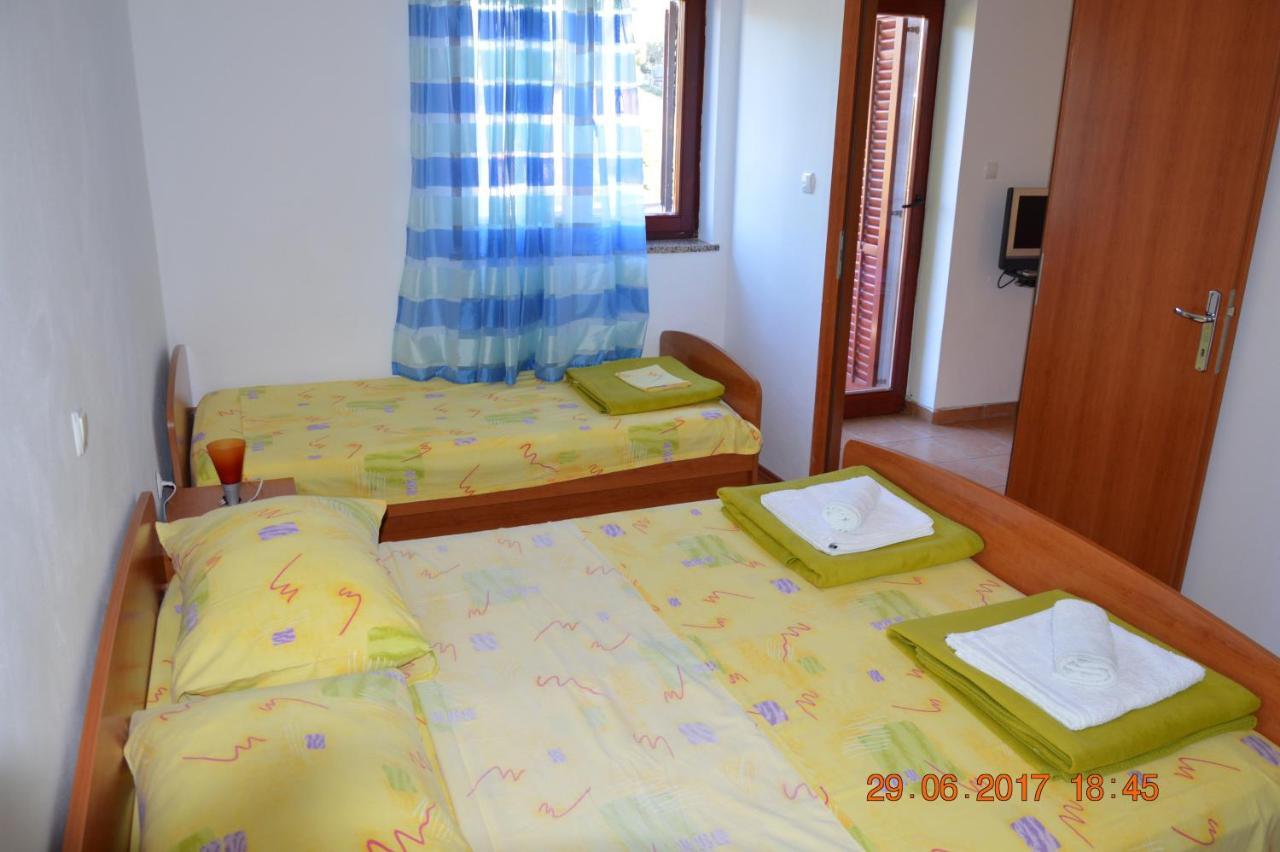 Apartments And Rooms By The Sea Jakisnica, Pag - 4160 伦 外观 照片