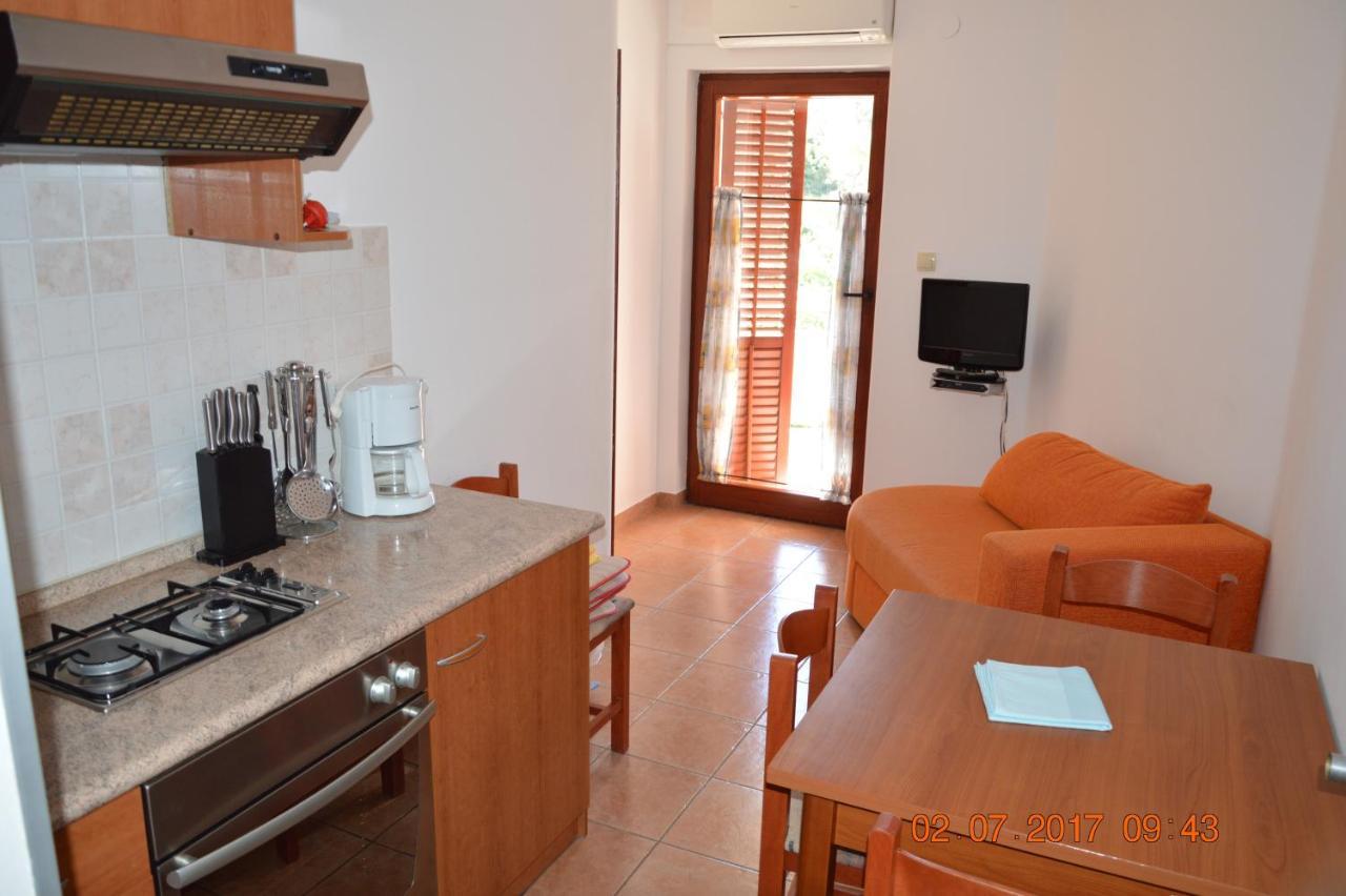 Apartments And Rooms By The Sea Jakisnica, Pag - 4160 伦 外观 照片