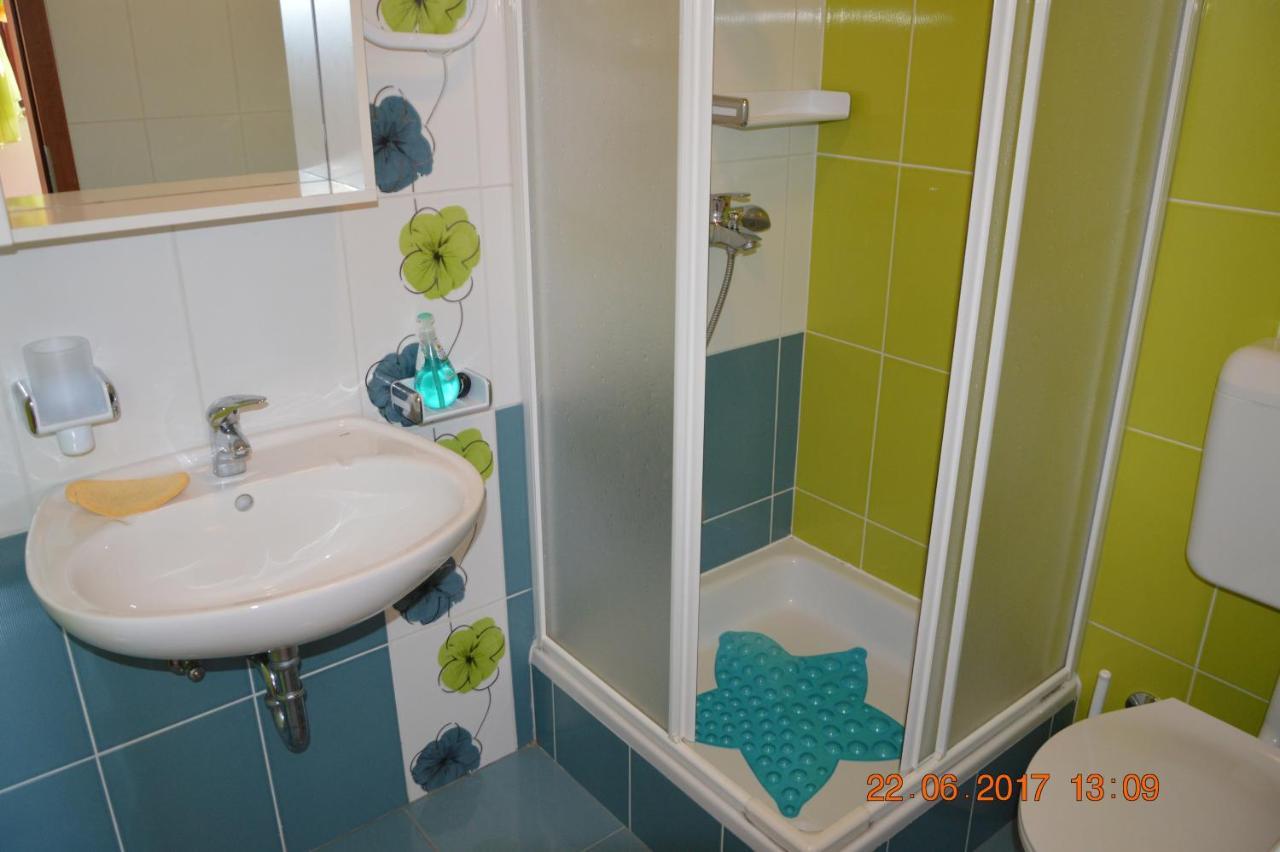 Apartments And Rooms By The Sea Jakisnica, Pag - 4160 伦 外观 照片