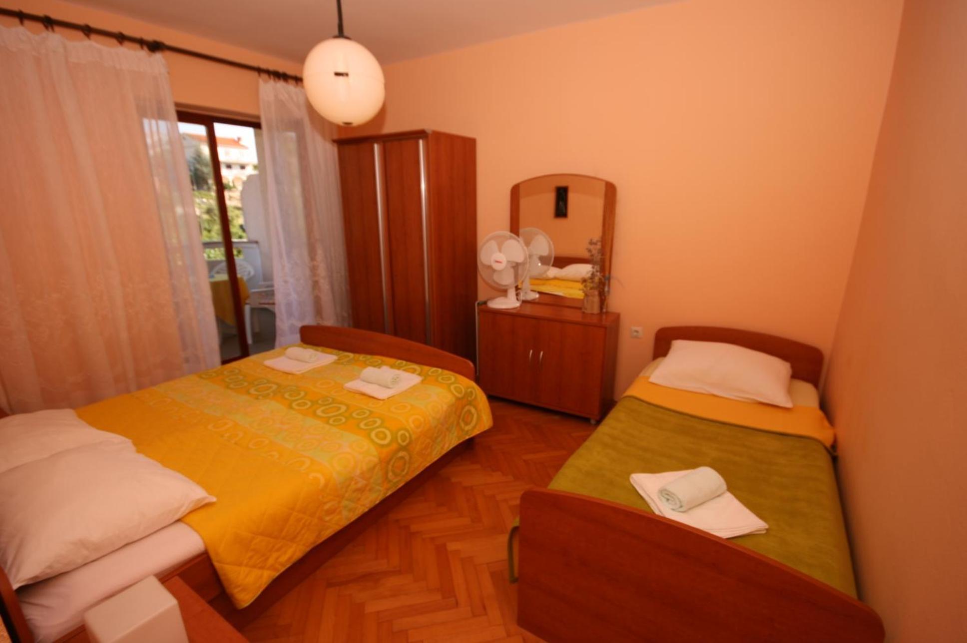 Apartments And Rooms By The Sea Jakisnica, Pag - 4160 伦 客房 照片